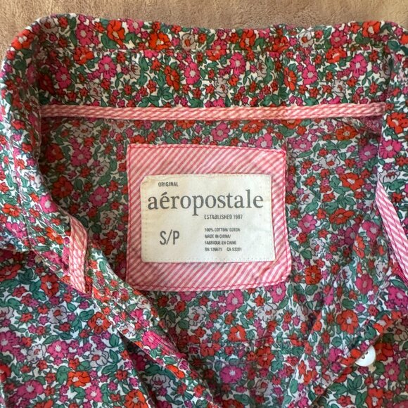 Aeropostale Fitted Floral Button Down Shirt - Picture 2 of 3